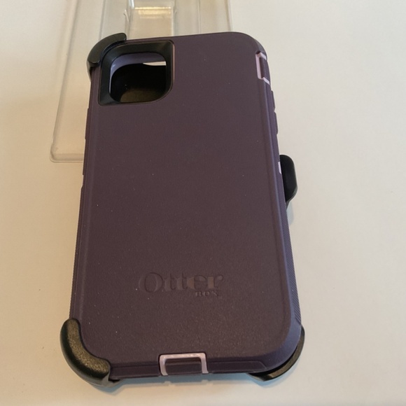 New Otter box IPhone 11 defender, screenless, iPhone protector, - Picture 4 of 6